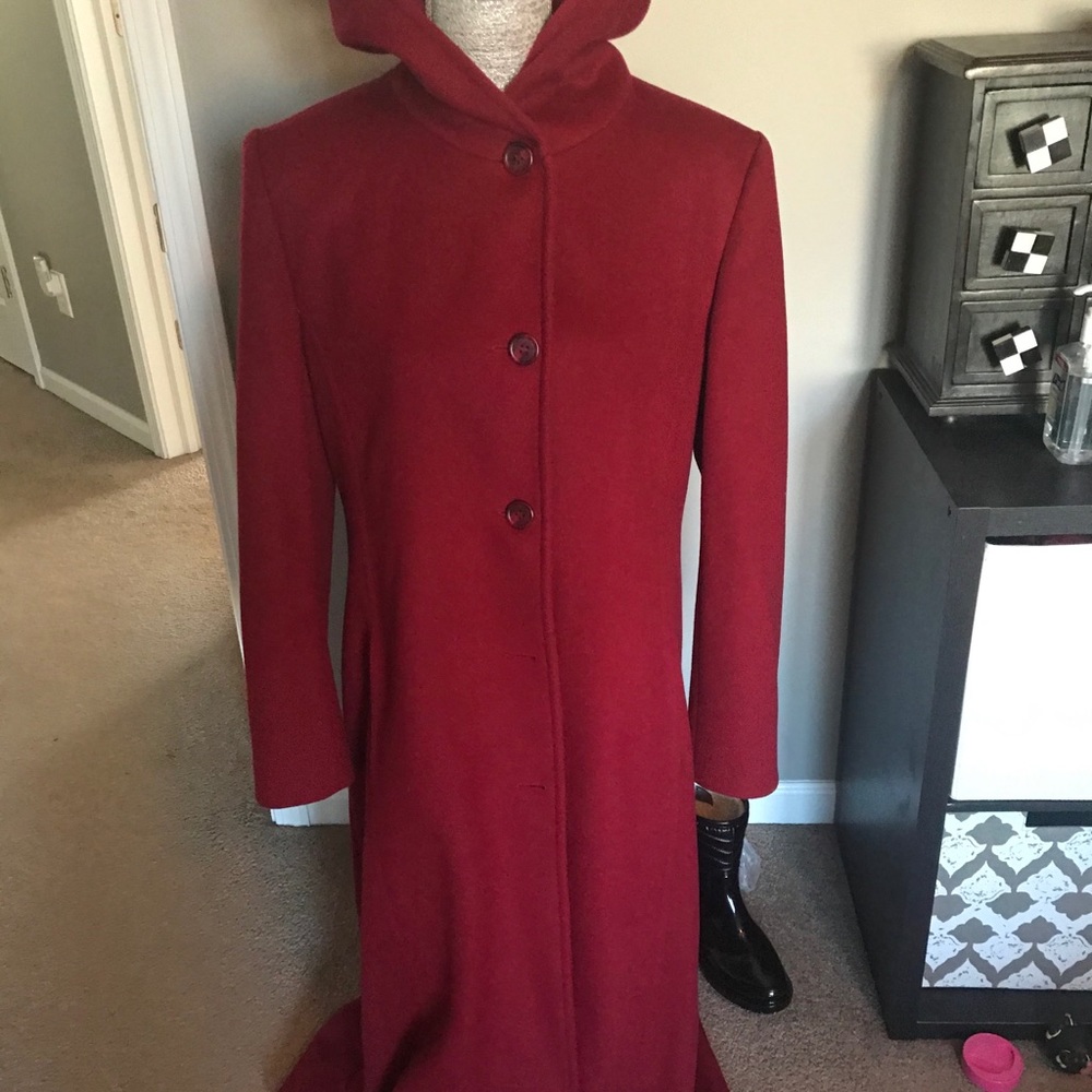 Beautiful long cinnamon/red wool coat with hood